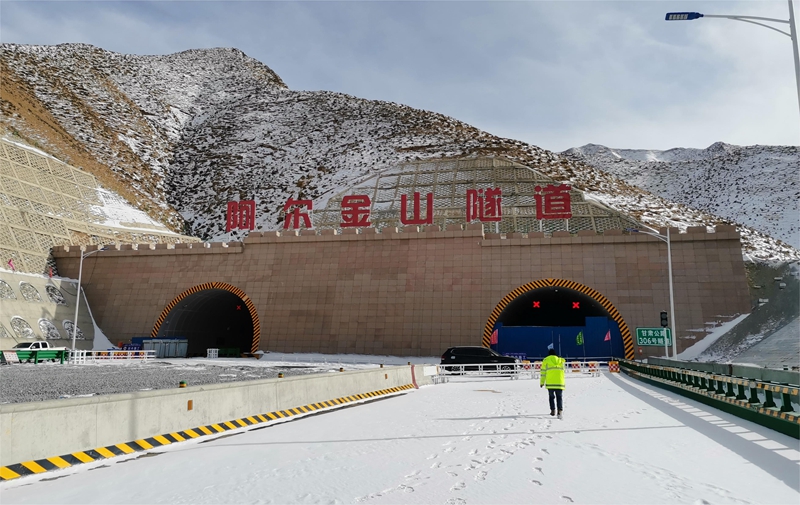 高压软起装置利用于甘肃高快项目(图1)